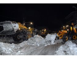 Başkale’de Kar Temizleme Çalışmalarına Vatandaştan Tam Destek
