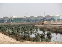 Sel Suları Hatay Havaalanı'nı Tehdit Ediyor