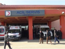 Güçlükonak’ta Traktör Devrildi: 1’i Ağır 5 Yaralı