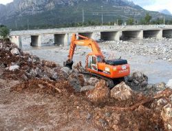 Kemer Belediyesi Sel Ve Fırtına Sonrası Onarım Çalışmalarını Sürdürüyor