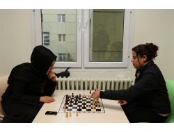 Adıyaman Üniversitesi'nde Fakültelere Satranç Sehpaları Konuldu