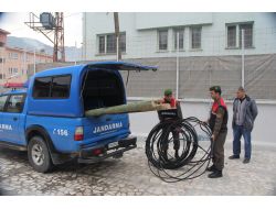 Çaldıkları Kabloları Yakarken Yakalandılar
