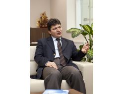 "Öğrenciler, Demokratik Haklarını Şiddetle Aramamalılar"