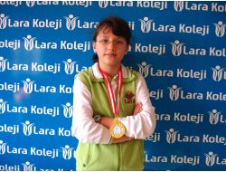 Lara Koleji Öğrencisi Derya Solak, Satrançta Rakip Tanımıyor