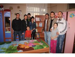 Üniversite Öğrencileri, 3 Evi Kütüphaneye Kavuşturdu