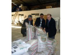 Çiftçilere Destek İçin Tohumluk Dağıtıldı