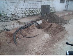 Yayladağı'nda Elektrik Kabloları Yer Altına Alınıyor