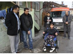 Malatya'da 3 Engelliye Akülü Araç Hediye Edildi