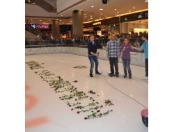 Çılgın Aşıktan İlginç Evlenme Teklifi