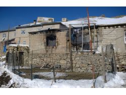 Aşiret Üyelerinin Kavga Ettiği Köyde Şüpheli Yangın