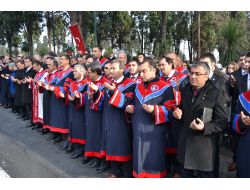 Mehmet Akif Ersoy Üniversitesi Şairi Mezarı Başında Andı