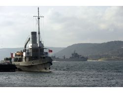 Rus Savaş Gemileri Çanakkale Boğazı'ndan Geçti