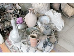 Tarih Kokan Raflar Antika Meraklılarını Bekliyor