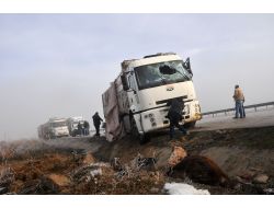 Zincirleme Kazada 15 Kişi Yaralandı, Danalar Tarlaya Saçıldı