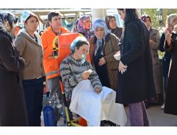 Eşi, Sobadan Zehirlenen Talip Öğretmeni Sedye İle Son Yolculuğuna Uğurladı