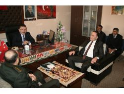 Aksaray Valisi Selami Altınok, Şehit Aileleri Derneği’ni Ziyaret Etti