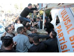 Kktc'de Belediye Çalışanları Sokağa Döküldü, Ortalığı Yakıp Yıktı