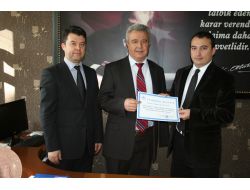 Sakatlar Derneği, Denizli Devlet Hastanesi’ne Tekerlekli Sandalye Bağışladı