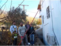 Chp'li Başkandan Cami Ve Kur'an Kursuna Destek