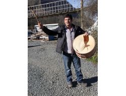 Davullu Eylemcinin Davulunu Deldiler, Eylem Yarıda Kaldı