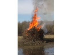 Hileli Avlanmada Kullanılan Gümeler Ateşe Verildi