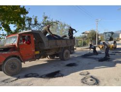 Kozan Belediyesi Asfalt Yama Çalışmalarını Sürdürüyor