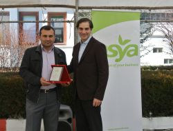 Asya, En Çok Elma Aldığı Çiftçileri Ödüllendirdi