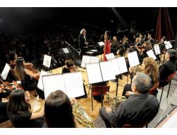 Anadolu Rapsodisi Büyüledi