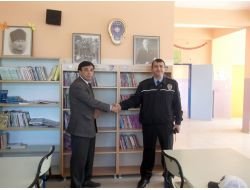 Birecik Emniyeti'nden Okullara Malzeme Yardımı