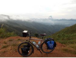 Bisikletle Asya'da 3 Bin Kilometre Yol Katettiler