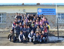 Üniversiteliler, Köy Okuluna Kütüphane Kurdu