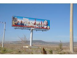 Uşak'ın Simge Fotoğrafı, İzmir-ankara Yoluna Tabela Olarak Koyuldu