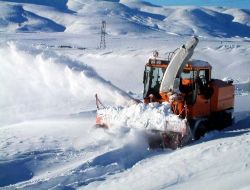 Kar, Bitlis'i Teslim Aldı; Köy Yolları Kapandı!