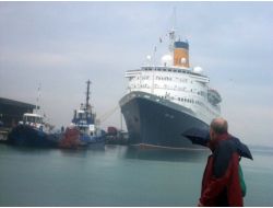 490 İngiliz Turist Kuşadası'nda..