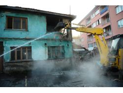 Yıldırım Külliyesi'nin Çevresi Temizleniyor