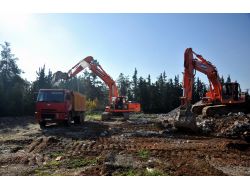 Kongre Ve Sergi Merkezi İnşaatı İçin İlk Kazma Vuruldu