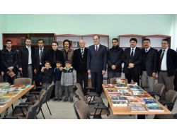 Genç İş Adamlarından Köy Okuluna Kitaplık Ve Kitap Desteği