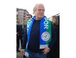 Denizli: Çayı İçmeye Değil, Çaykur Rizespor’la Mutlu Günler Görmeye Geldim