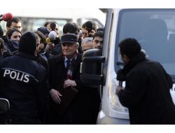 Today’s Zaman Ürek’i ‘Yılın Kişisi’ Balyoz Kararını ‘Yılın Olayı’ Seçti