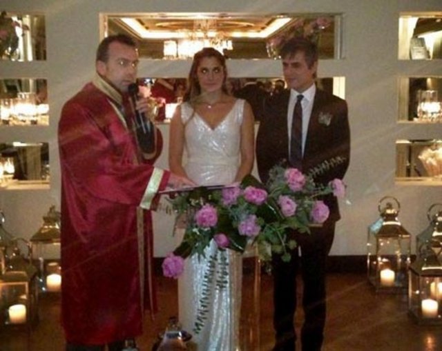 TEOMAN'DAN DÜĞÜN SÜRPRİZİ