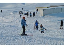 2 Bin 700 Rakımlı Yaylada Kayak Keyfi