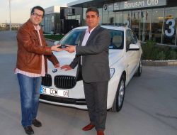 En Yüksek Ciroyu Yapan Bayisine Son Model Bmw Hediye Etti