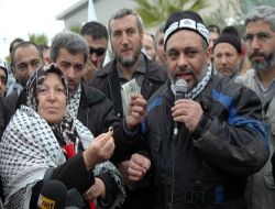 Anneler Yüzük Ve Küpelerini, Çocuklar Haçlık Ve Oyuncak Bebeklerini Filistin'e Gönderdi
