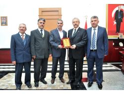 İlim Yayma Cemiyeti Üyeleri, Vali Cerrah’ı Ziyaret Etti