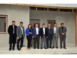 Kepez'de 13 Muhtar Evinin Yapımı Devam Ediyor