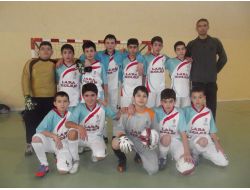 Lara Koleji Futsal Takımı Grubunu Lider Tamamladı
