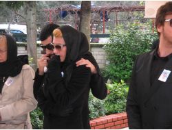 Hande Yener, Babasını Ebediyete Uğurladı