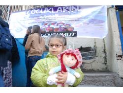 Liseli Öğrencilerden Çocuklara Anlamlı Hediye