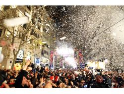Nişantaşı'nda Yılbaşı İzdihamı