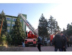 Çatı Yangını Paniğe Neden Oldu